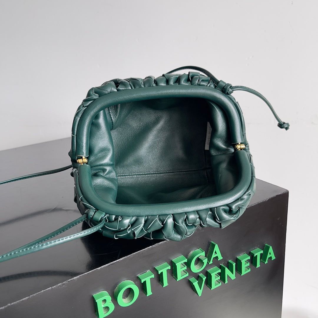 ** Bottega Veneta Emerald Green Pouch - Small Sheepskin Bag
**