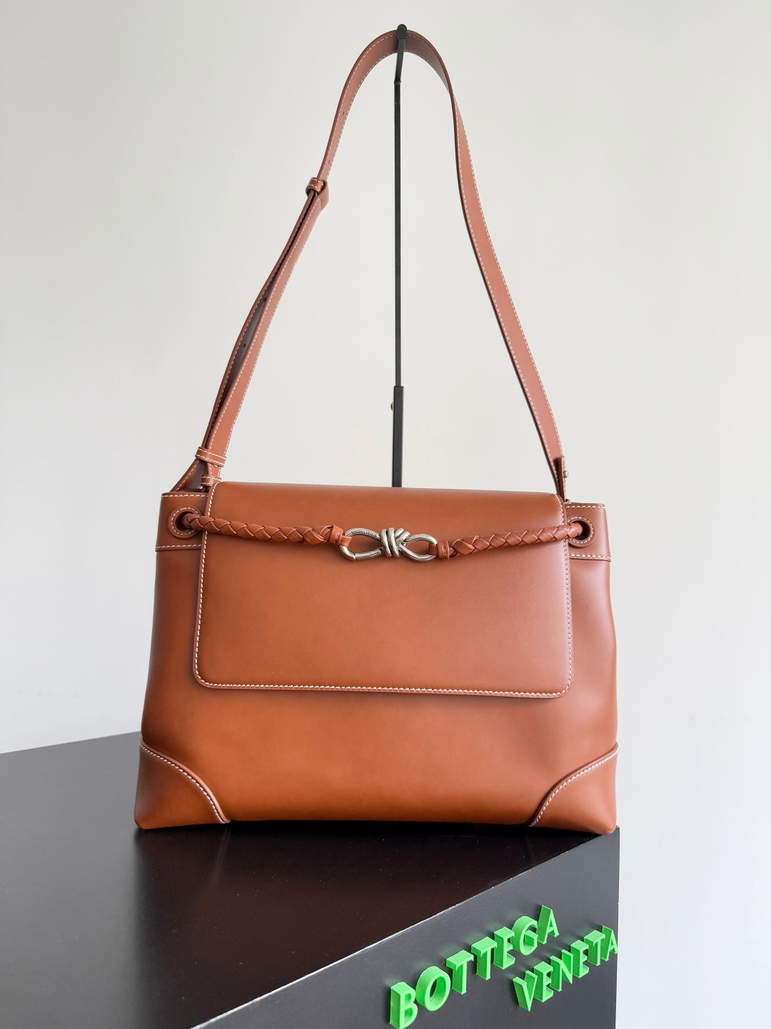 ** Bottega Veneta Andiamo Men's Backpack 2025 - Sleek & Functional

**