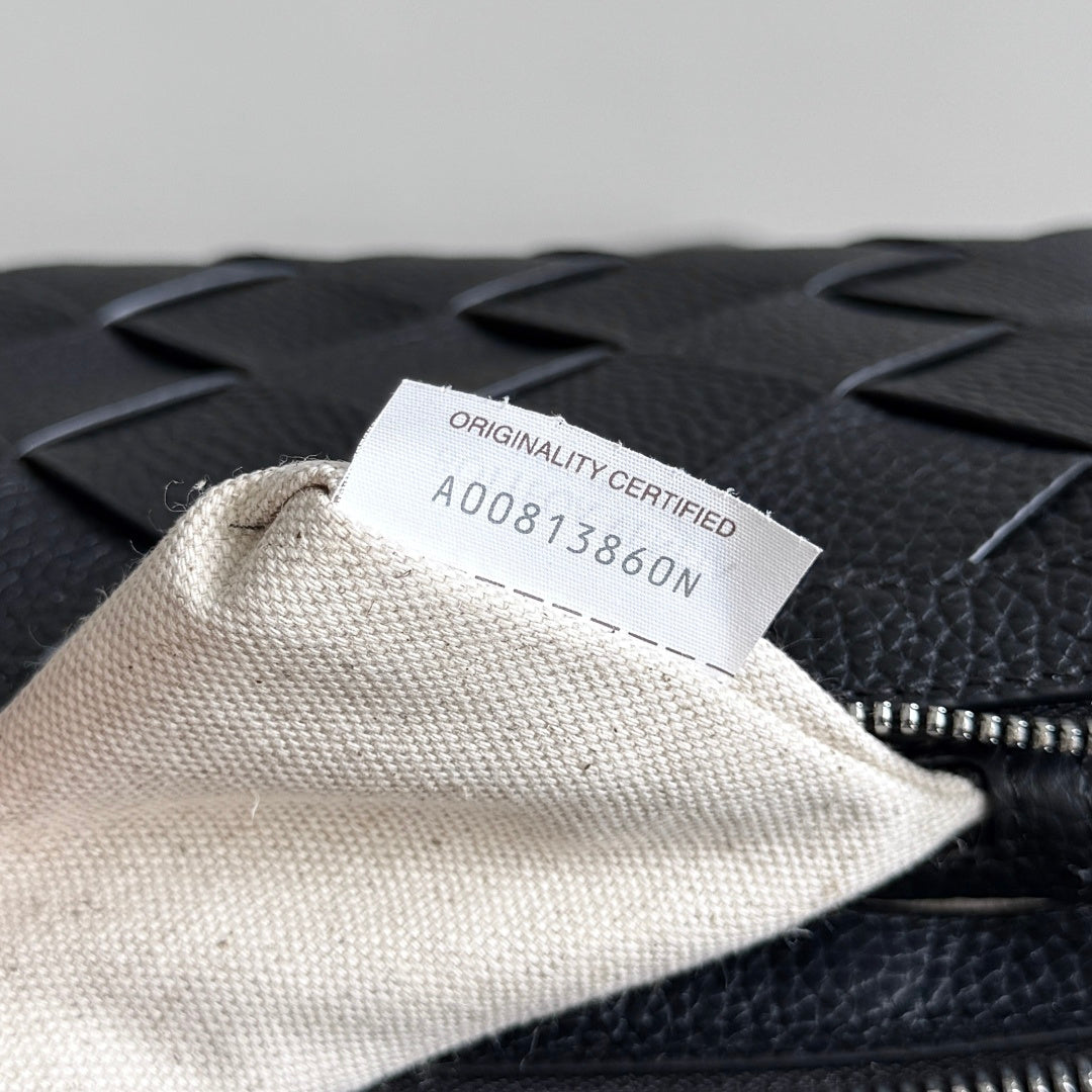 ** Bottega Veneta 2025 Diago Zipper Backpack - Luxury Calfskin Crossbody Bag

**