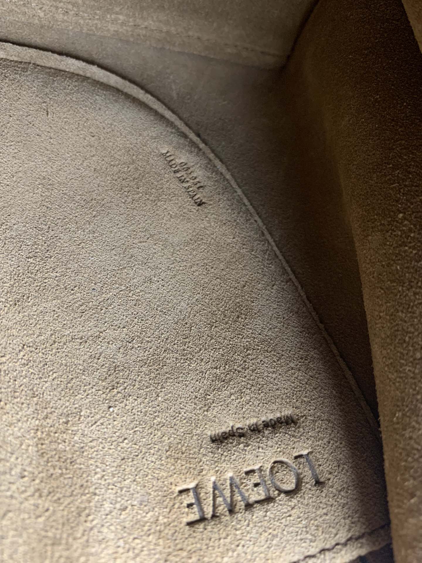 ** Loewe Gate Mini Bag - Genuine Calf Leather, Stylish and Functional

**