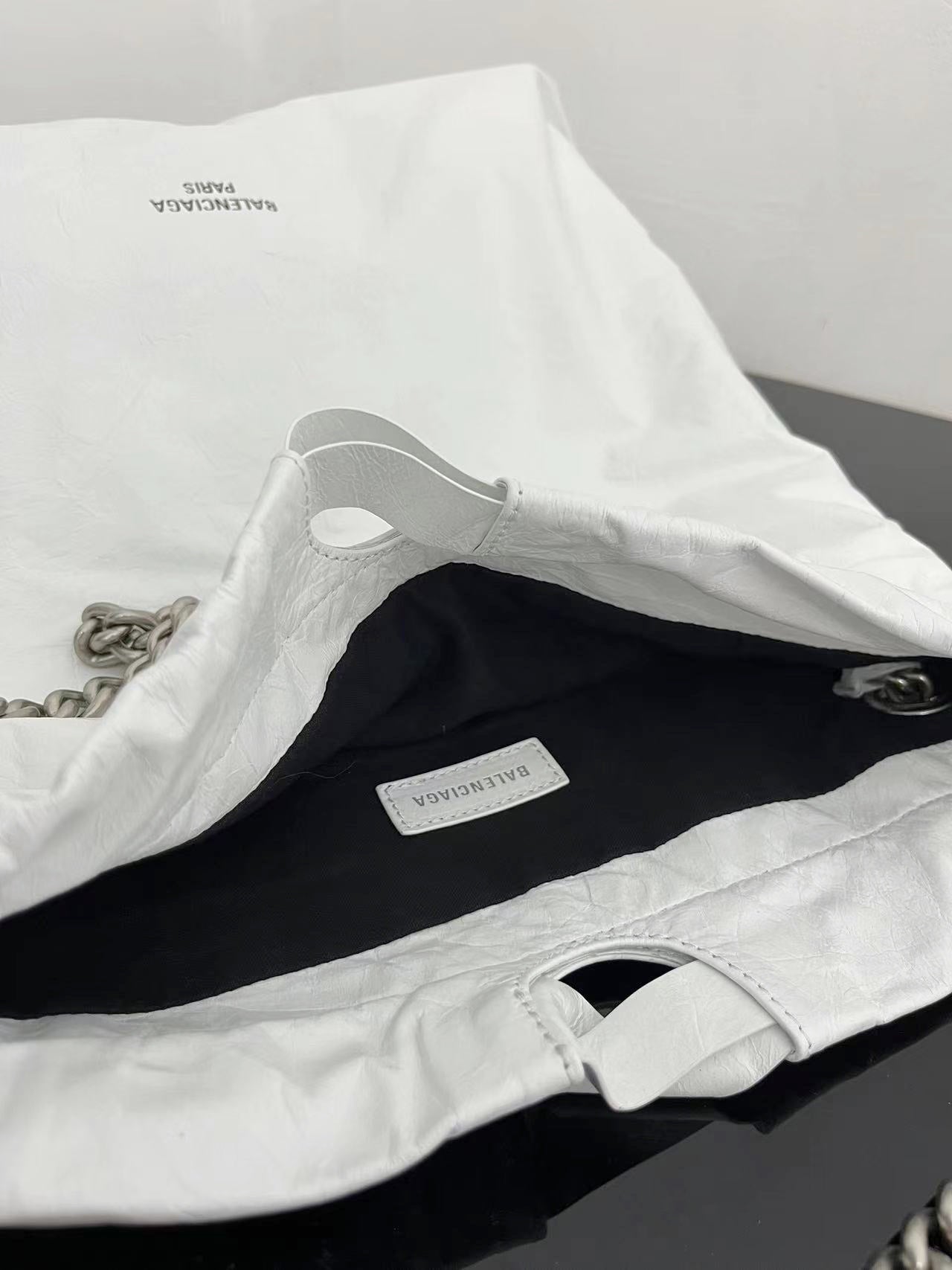 ** Balenciaga Crush Tote Bag - Elegant Pleated White Large Capacity

**