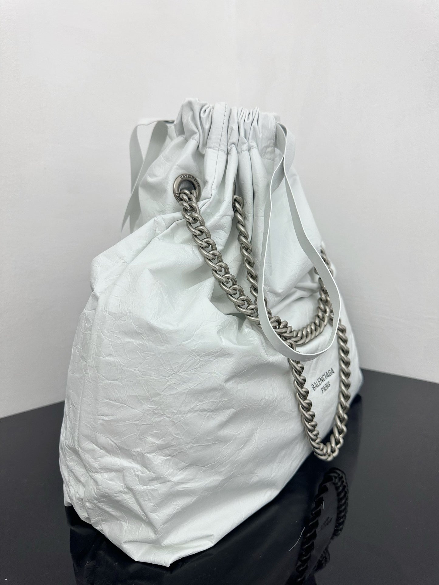 ** Balenciaga Crush Tote Bag - Elegant Pleated White Large Capacity

**