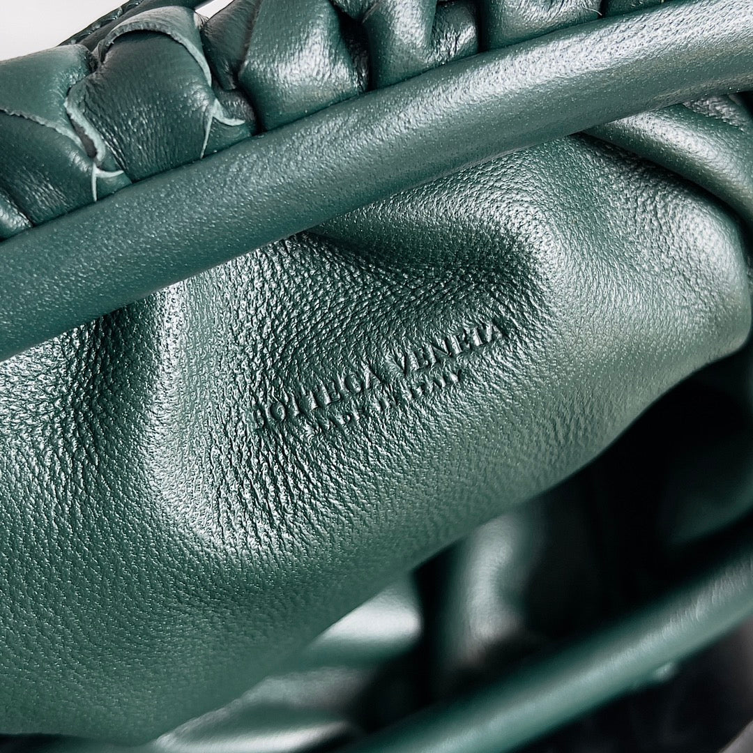 ** Bottega Veneta Emerald Green Pouch - Small Sheepskin Bag

**