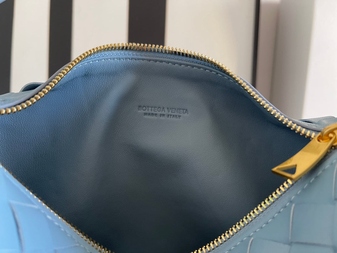 ** BvWallace Intrecciato Shoulder Lunch Bag

**