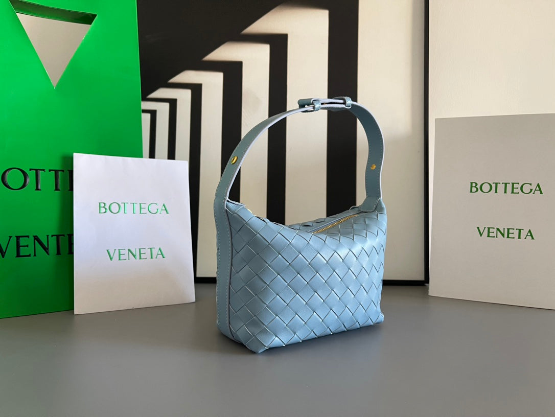 ** BvWallace Intrecciato Shoulder Lunch Bag

**