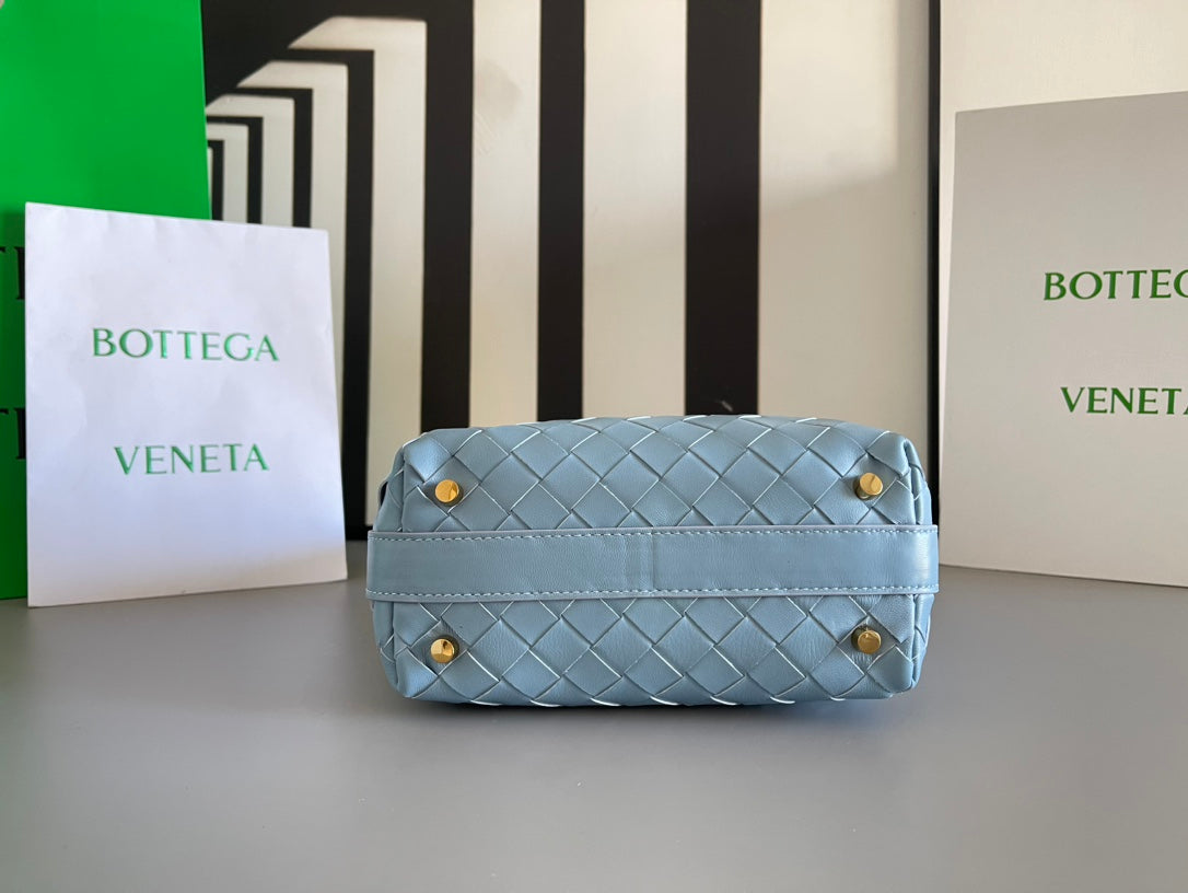 ** BvWallace Intrecciato Shoulder Lunch Bag

**