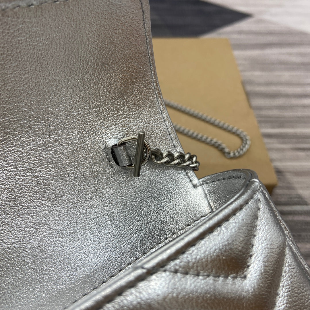 ** Gucci GG Marmont Super Mini Handbag - Silver Metallic Leather

**