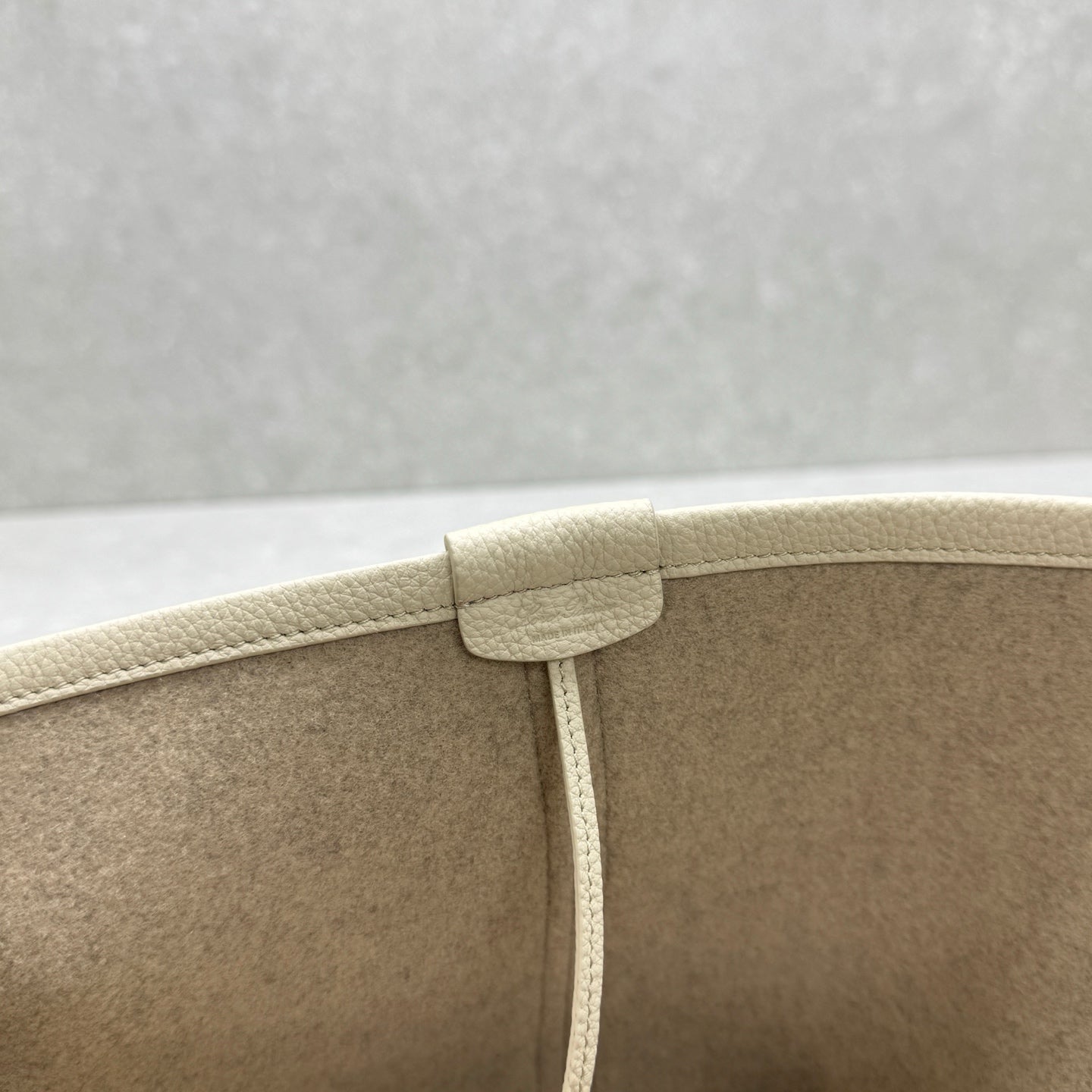 ** Loro Piana Ghiera Leather Tote Bag - Light Gray 

**