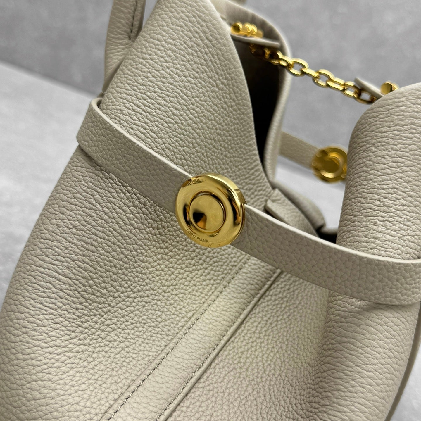 ** Loro Piana Ghiera Leather Tote Bag - Light Gray 

**