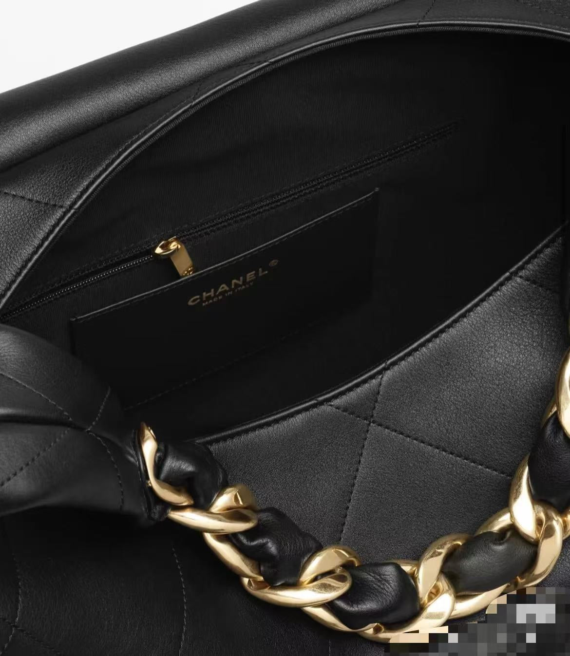 ** Luxury 25K Hobo Bag - Oversized Leather Shoulder Bag with Gold Chain

**