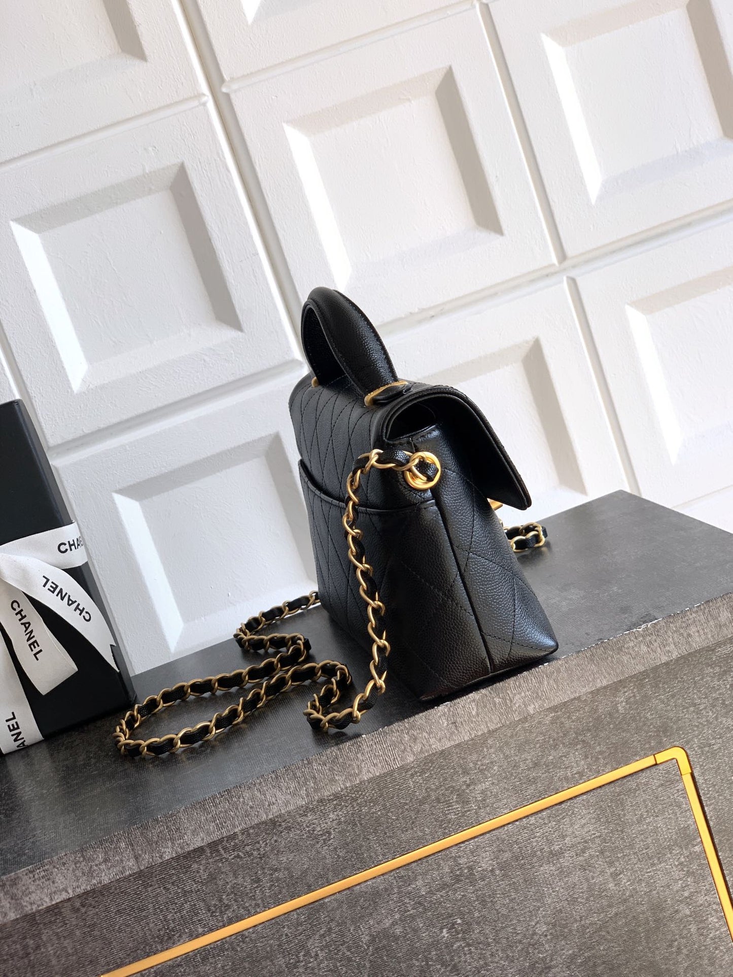 "Luxury Caviar Cowhide Flap Bag - Limited Edition | 25cm"